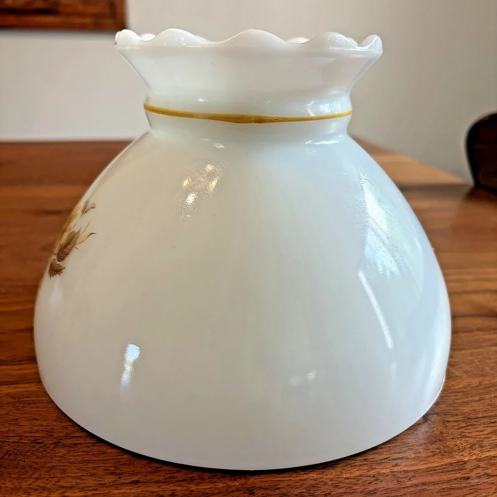 VINTAGE MILK GLASS 8
